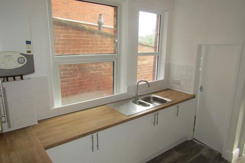 5 bedroom terraced house to rent, Exeter EX4