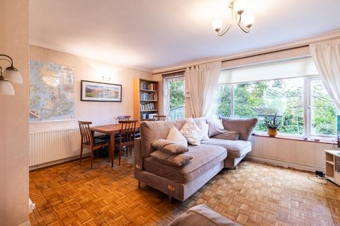 2 bedroom apartment for sale, Grange Avenue, Woodford Green, Essex, IG8
