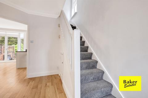 4 bedroom semi-detached house for sale, Westview Drive, Woodford Green IG8