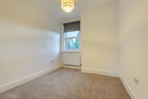 2 bedroom apartment to rent, Graham Road Wimbledon SW19