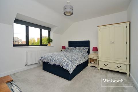 80 The Avenue, Worcester Park, KT4 7HJ