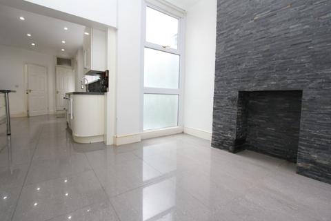 31 Broad Street, Barry, CF62 7AD