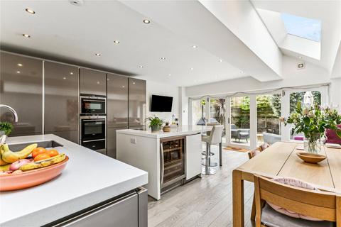 5 bedroom terraced house for sale, Wroughton Road, SW11