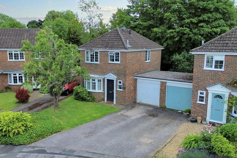 7 Bannister Close, Witley, Godalming, GU8 5RR