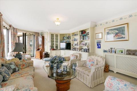 3 bedroom flat for sale, Alder Lodge, Stevenage Road, Fulham, London, SW6