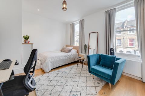 3 bedroom maisonette for sale, Crossley Street, Islington, London