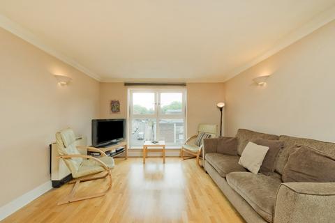 2 bedroom flat to rent, Melville Place, Islington, London, N1