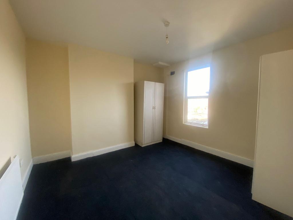 Spacious 2 Bedroom Flat for Rent