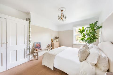 17c Park Road, Richmond, TW10 6NS