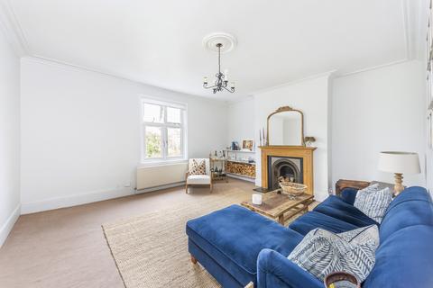 17c Park Road, Richmond, TW10 6NS