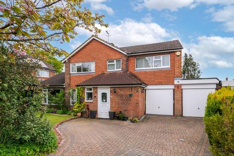 4 bedroom detached house for sale, Woodfield Close, Redhill, RH1