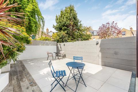 10 Alfriston Road, London, SW11 6NN