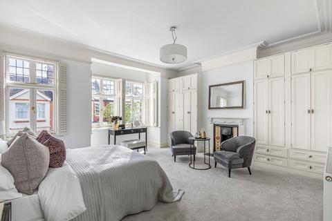10 Alfriston Road, London, SW11 6NN