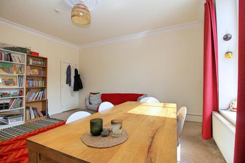 2 bedroom flat for sale, Crossbeck Road, Ilkley, West Yorkshire, LS29