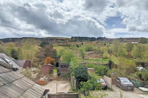 2 bedroom flat for sale, Crossbeck Road, Ilkley, West Yorkshire, LS29