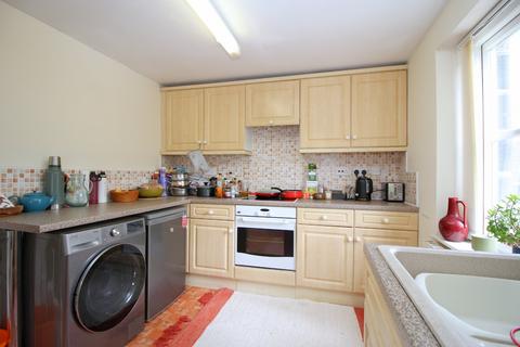 2 bedroom flat for sale, Crossbeck Road, Ilkley, West Yorkshire, LS29