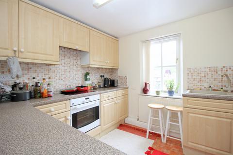 2 bedroom flat for sale, Crossbeck Road, Ilkley, West Yorkshire, LS29