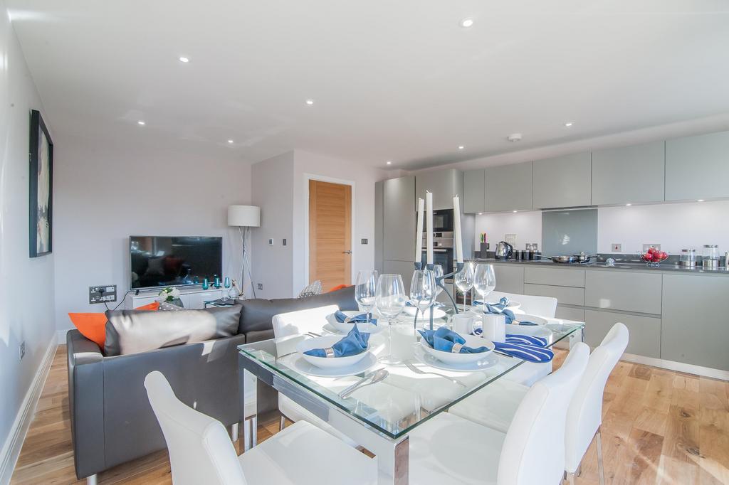 Kingston upon Thames KT2 3 bed flat to rent £2,550 pcm (£588 pw)