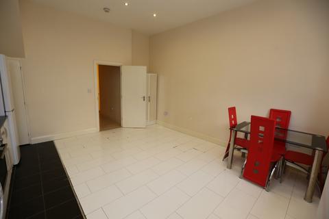 2 bedroom maisonette to rent, Stanley Road, HA2