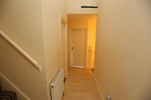 2 bedroom maisonette to rent, Stanley Road, HA2