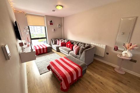 2 bedroom apartment for sale, Quay Central, Liverpool L3