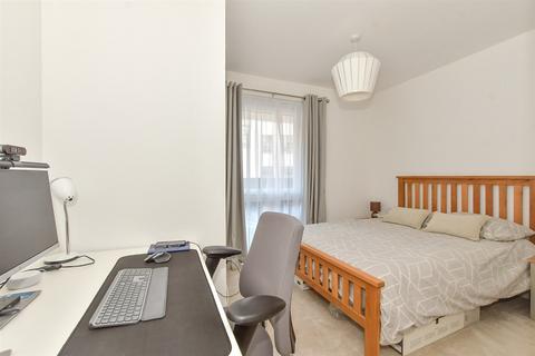 Flat 13, 14 Collendale Road, London, E17 6TB