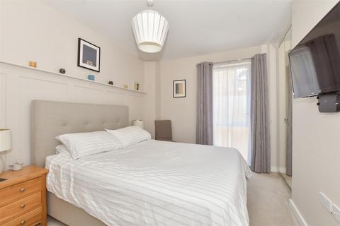 Flat 13, 14 Collendale Road, London, E17 6TB