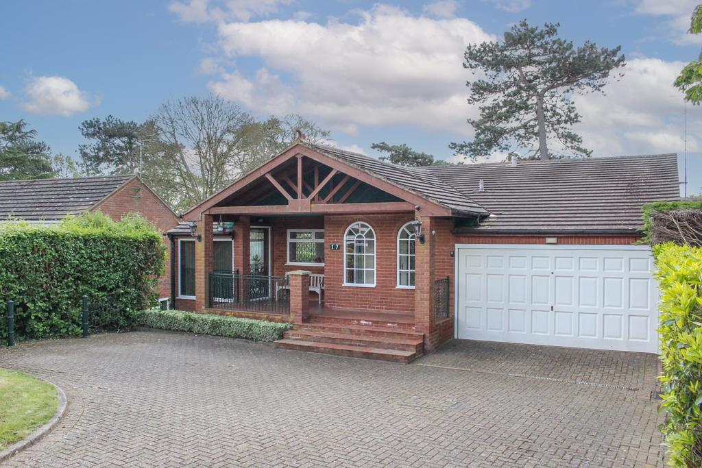 Chestnut Hill, Linslade, LU7 2TR 3 bed detached house for sale £625,000