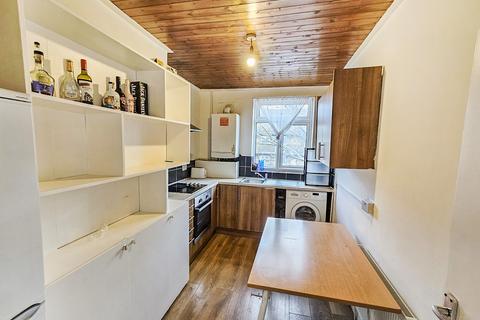 3 bedroom flat for sale, Carson Road, London, E16