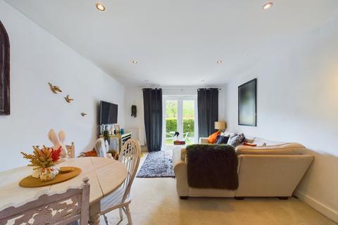2 bedroom flat for sale, Thistle Walk, High Wycombe, Buckinghamshire