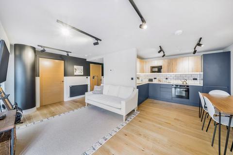1 bedroom flat for sale, Tower Bridge Road, London, SE1
