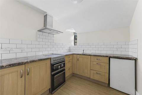 3 bedroom apartment to rent, Oxford Street, Woodstock