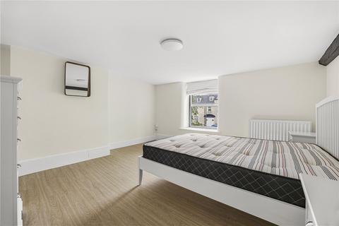 3 bedroom apartment to rent, Oxford Street, Woodstock