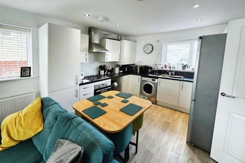 2 bedroom flat for sale, Cowleaze, Ridgeway Farm, Purton, Swindon, SN5 4FW