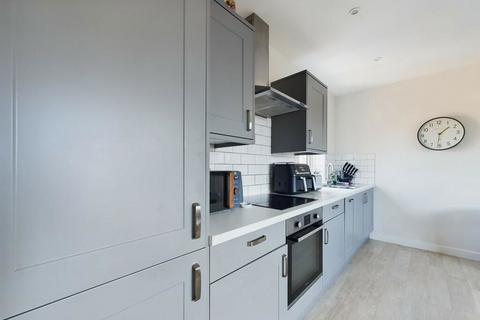Flat 5, The Dun Horse Brighton Road, Mannings Heath, Horsham, RH13 6HZ