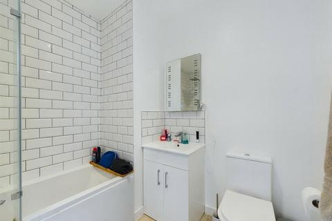 Flat 5, The Dun Horse Brighton Road, Mannings Heath, Horsham, RH13 6HZ