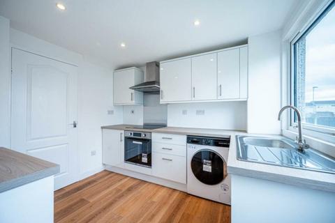 2 bedroom flat to rent, Bryant Avenue, Stratford, E15