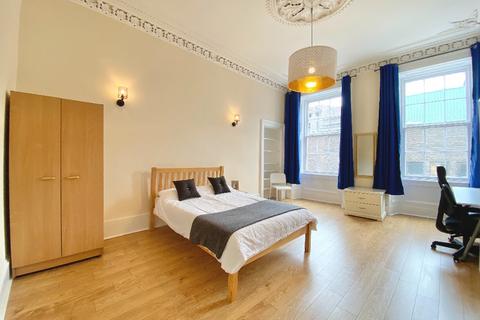 4 bedroom flat to rent, Sauchiehall Street, Glasgow G2