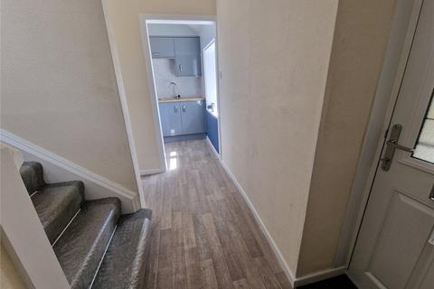 3 bedroom apartment to rent, Oxford Road, Dewsbury, Kirklees, WF13