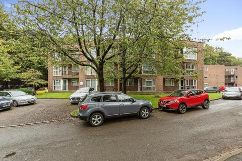 2 bedroom apartment to rent, Garrick Close, W5 1AS