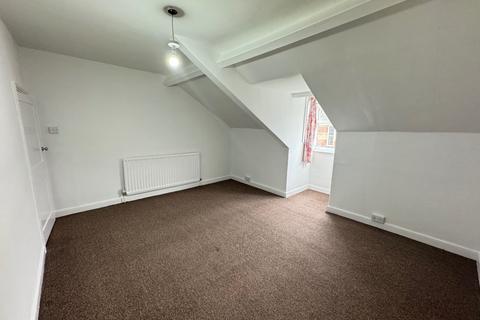 3 bedroom maisonette to rent, Whitley Road, Whitley Bay