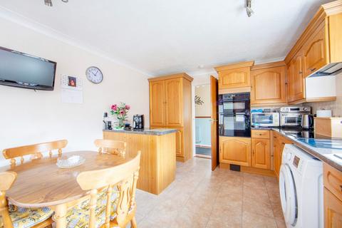 2 bedroom detached bungalow for sale, Patterdale Gardens, Lowestoft