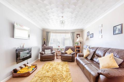 2 bedroom detached bungalow for sale, Patterdale Gardens, Lowestoft