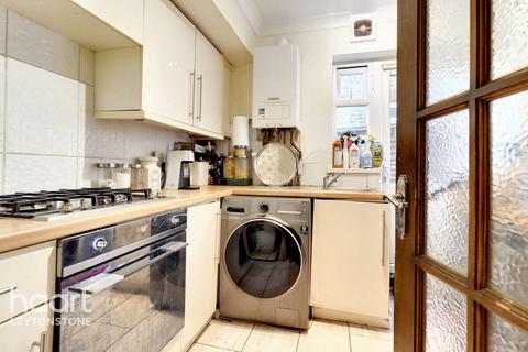 2 bedroom apartment for sale, Leigh Road, Leyton