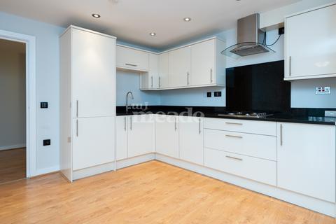 2 bedroom flat for sale, Capital House, Larkshall Road, Highams Park, E4
