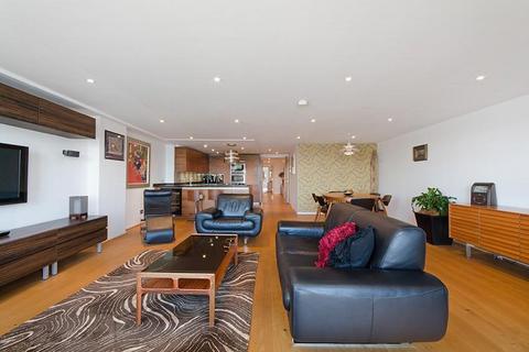 2 bedroom flat to rent, Merchant Court, Wapping Wall, London, E1W.