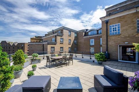 2 bedroom flat to rent, Merchant Court, Wapping Wall, London, E1W.