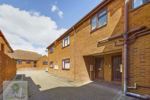 2 bedroom apartment for sale, Herberts Court, High Street, Rochester ME3 9EH