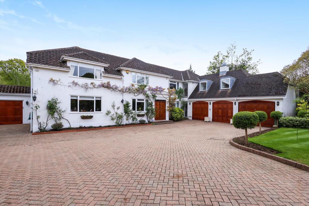 Meadway, ESHER, Surrey, KT10 5 bed detached house for sale £3,175,000