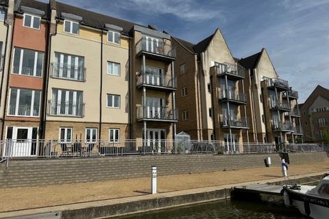 2 bedroom flat for sale, Wren Walk, St. Neots PE19